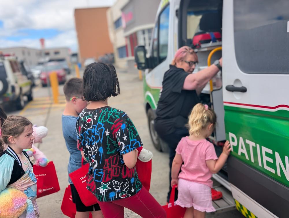 Curious minds, focused eyes — learning how to recognise danger and call for help