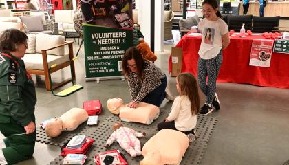 Free CPR session in Bunnings
