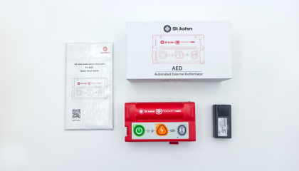 Pocket AED and accessories
